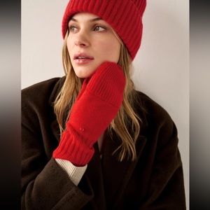 White+Warren cashmere gloves and beanie set crimson for Christmas